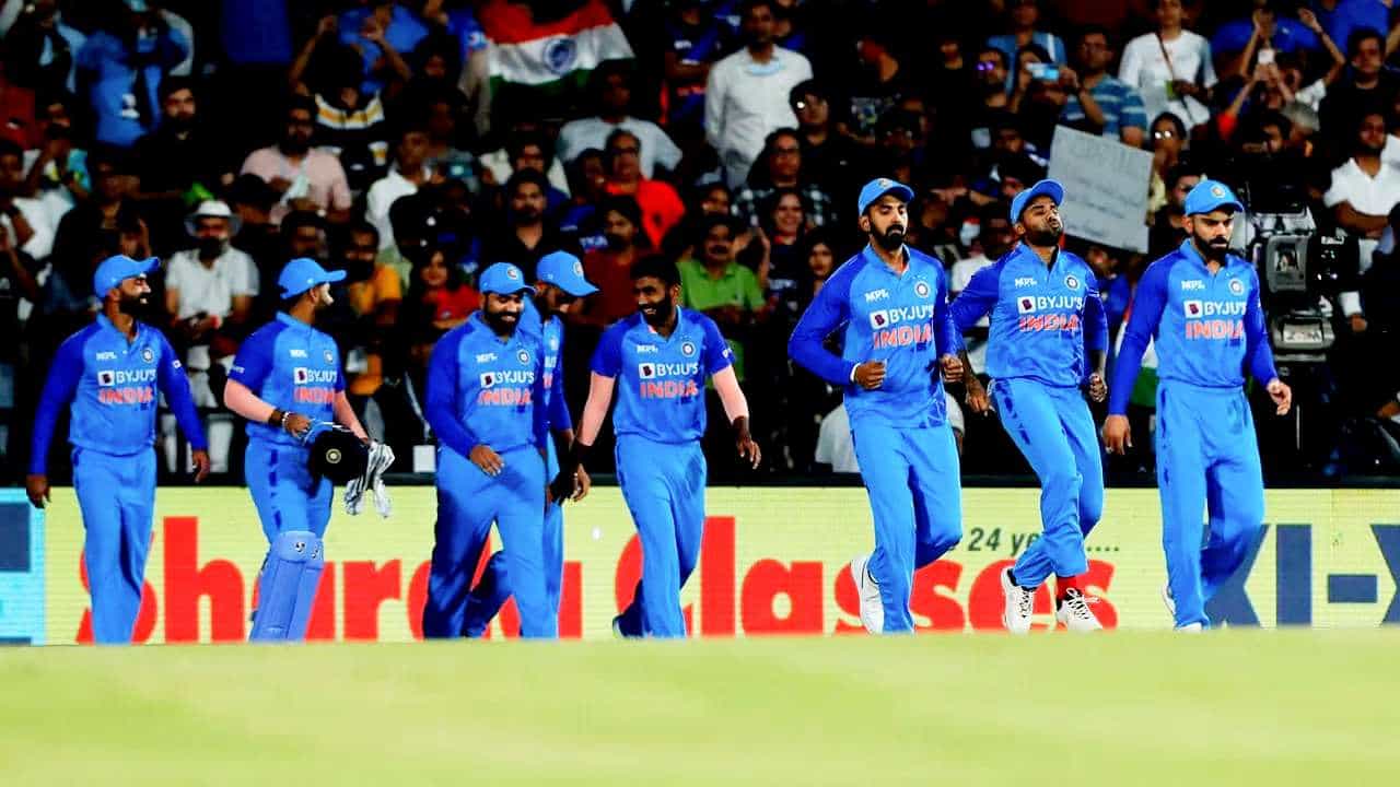 India Squad: ಟೀಮ್ ಇಂಡಿಯಾದಿಂದ ಮೂವರು ಔಟ್: ಮೂವರು ಇನ್..! India Squad: ಟೀಮ್ ಇಂಡಿಯಾದಿಂದ ಮೂವರು ಔಟ್: ಮೂವರು ಇನ್..!