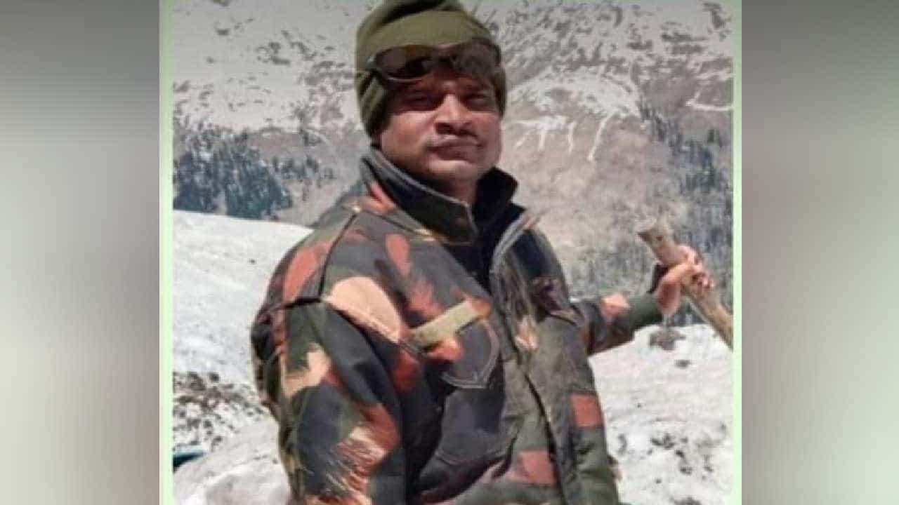 ಆಮ್ಲಜನಕ ಕೊರತೆಯಿಂದ ಜಮ್ಮು ಕಾಶ್ಮೀರನಲ್ಲಿ ಕರುನಾಡಿನ ಯೋಧ ಸಾವು ಆಮ್ಲಜನಕ ಕೊರತೆಯಿಂದ ಜಮ್ಮು ಕಾಶ್ಮೀರನಲ್ಲಿ ಕರುನಾಡಿನ ಯೋಧ ಸಾವು