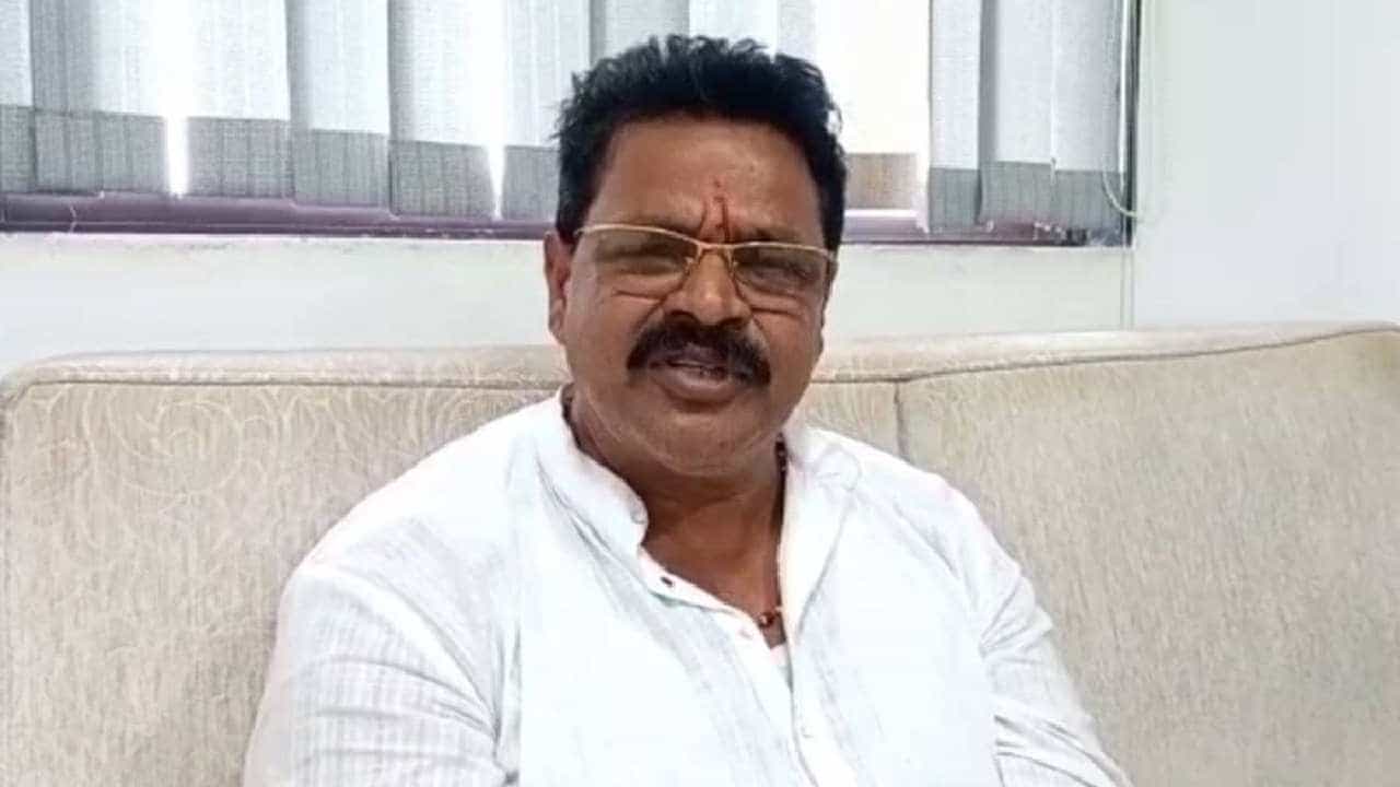 ಬಿಹಾರದ ಕಾನೂನು ಸಚಿವರ ಮೇಲೆ ಅಪಹರಣದ ಆರೋಪ: ರಾಜೀನಾಮೆ ಕೊಟ್ಟು ಹೊರ ನಡೆದ ಕಾರ್ತಿಕ್ ಕುಮಾರ್ ಬಿಹಾರದ ಕಾನೂನು ಸಚಿವರ ಮೇಲೆ ಅಪಹರಣದ ಆರೋಪ: ರಾಜೀನಾಮೆ ಕೊಟ್ಟು ಹೊರ ನಡೆದ ಕಾರ್ತಿಕ್ ಕುಮಾರ್