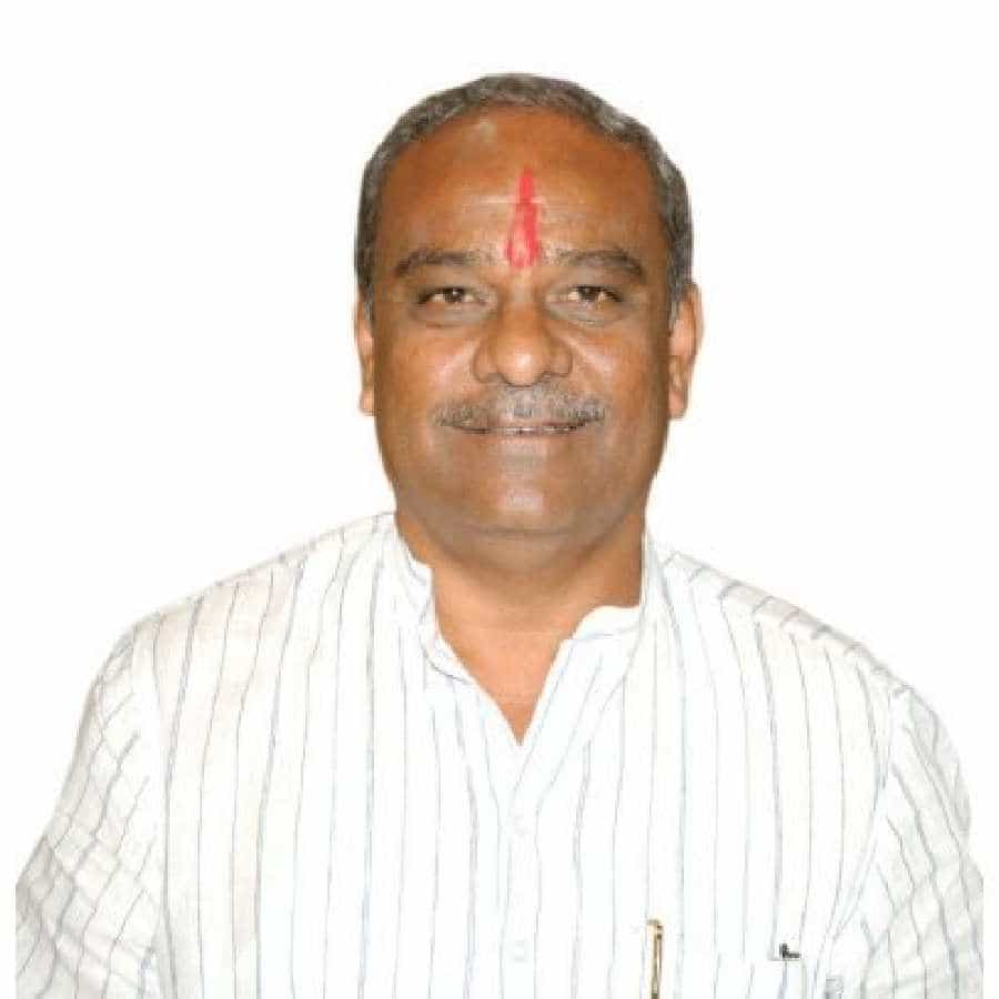 ಆಹಾರ ಇಲಾಖೆ ಸಚಿವ ಉಮೇಶ್ ಕತ್ತಿ(61) ಹೃದಯಾಘಾತದಿಂದ ಬೆಂಗಳೂರಿನ ಎಂ.ಎಸ್.ರಾಮಯ್ಯ ಆಸ್ಪತ್ರೆಯಲ್ಲಿ ನಿನ್ನೆ(ಸೆಪ್ಟೆಂಬರ್ 07) ರಾತ್ರಿ 10ಗಂಟೆ ಕೊನೆಯುಸಿರೆಳೆದಿದ್ದಾರೆ.