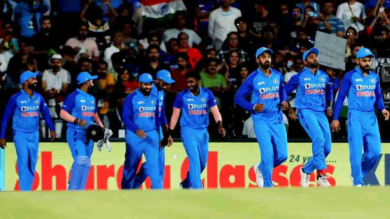 IND vs AUS: ಸ್ಟಾರ್ ಆಟಗಾರ ಔಟ್: ಹೀಗಿರಲಿದೆ ಟೀಮ್ ಇಂಡಿಯಾ ಪ್ಲೇಯಿಂಗ್ 11