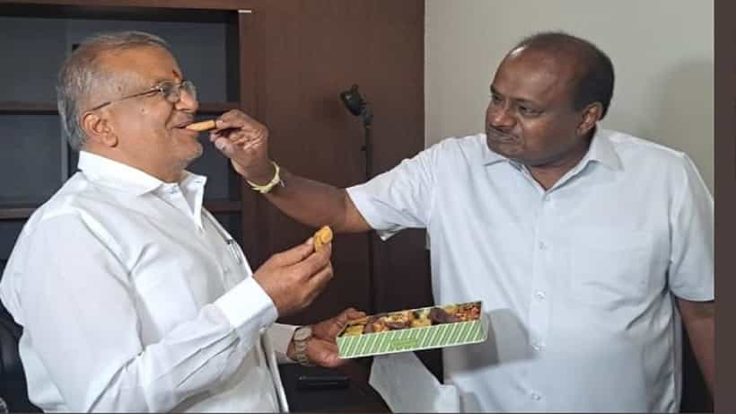 ಬರೋಬ್ಬರಿ ಮೂರುವರೆ ವರ್ಷಗಳ ಬಳಿಕ ಜೆಡಿಎಸ್ ಕಚೇರಿಗೆ ಕಾಲಿಟ್ಟ ಜಿಟಿ ದೇವೇಗೌಡ