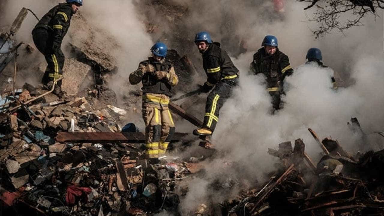 Russia-Ukraine War: ಆದಷ್ಟು ಬೇಗ ಉಕ್ರೇನ್ ಬಿಟ್ಟು ಹೊರಡಿ; ಭಾರತೀಯರಿಗೆ ರಾಯಭಾರ ಕಚೇರಿ ಸೂಚನೆ Russia-Ukraine War: ಆದಷ್ಟು ಬೇಗ ಉಕ್ರೇನ್ ಬಿಟ್ಟು ಹೊರಡಿ; ಭಾರತೀಯರಿಗೆ ರಾಯಭಾರ ಕಚೇರಿ ಸೂಚನೆ