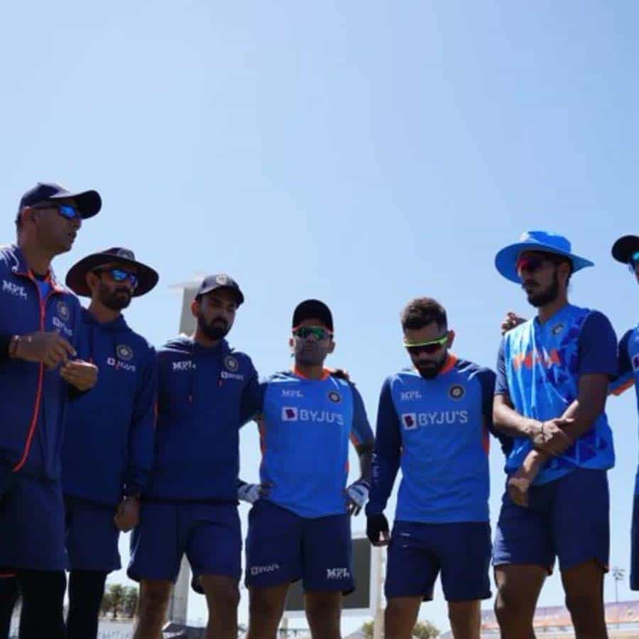 ಐಸಿಸಿ ಟಿ20 ವಿಶ್ವಕಪ್ (T20 World Cup) ಮಹಾ ಟೂರ್ನಿಯಲ್ಲಿ ರೋಚಕತೆ ಸೃಷ್ಟಿಸಿರುವ ಭಾರತ ಹಾಗೂ ಪಾಕಿಸ್ತಾನ (India vs Pakistan) ನಡುವಣ ಹೈವೋಲ್ಟೇಜ್ ಪಂದ್ಯ ಇದೇ ಅಕ್ಟೋಬರ್ 23 ರಂದು ಮೆಲ್ಬೋರ್ನ್ ಕ್ರಿಕೆಟ್ ಗ್ರೌಂಡ್ನಲ್ಲಿ ನಡೆಯಲಿದೆ.