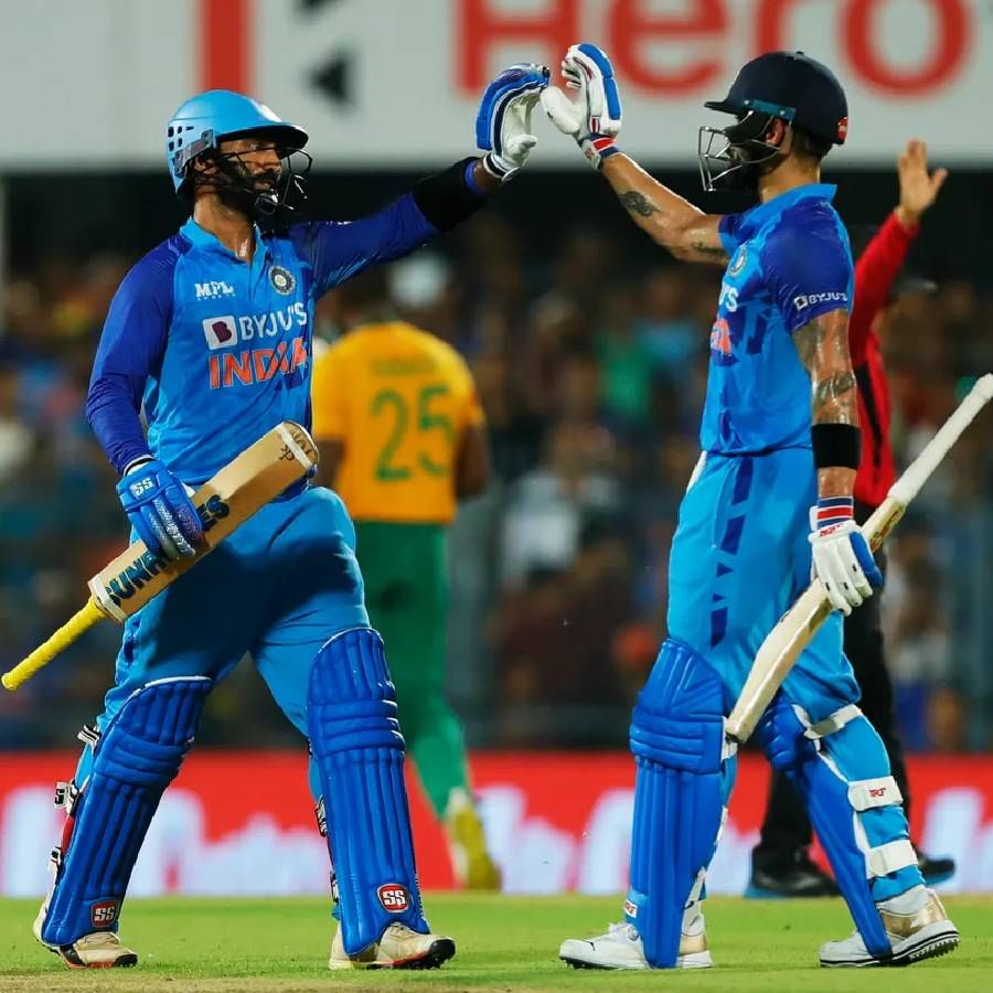 ಟಿ20 ಕ್ರಿಕೆಟ್ ಅಂದ್ರೇನೇ ಹೊಡಿಬಡಿ ಆಟ. ಅದರಲ್ಲೂ ಸಿಕ್ಸ್ಗಳ ಸುರಿಮಳೆಯಾಗುತ್ತಿರುತ್ತವೆ. ಇದಾಗ್ಯೂ ಕೆಲವೊಮ್ಮೆ ಬೌಲರ್ಗಳು ಸಿಕ್ಸ್ಗಳನ್ನು ಹೊಡೆಸಿಕೊಳ್ಳದಂತೆ ದಾಳಿ ಸಂಘಟಿಸುತ್ತಾರೆ.