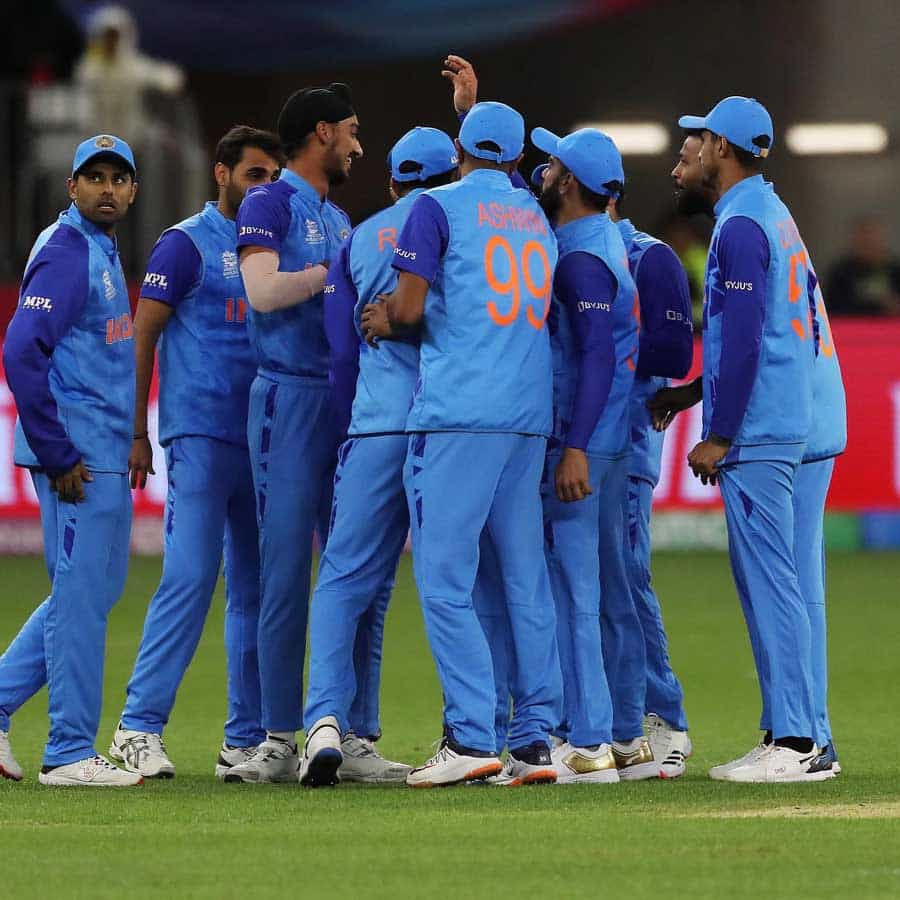 ಭಾನುವಾರ ಪರ್ತ್ ಸ್ಟೇಡಿಯಂನಲ್ಲಿ ನಡೆದ ಟಿ20 ವಿಶ್ವಕಪ್ನ ದಕ್ಷಿಣ ಆಫ್ರಿಕಾ ವಿರುದ್ಧದ ಪಂದ್ಯದಲ್ಲಿ ಭಾರತ (India vs South Africa) ಸೋಲು ಕಂಡಿತು. ಗೆಲ್ಲಬಹುದಾಗಿದ್ದ ಪಂದ್ಯದಲ್ಲಿ ನೀಡಿದ ಕಳಪೆ ಫೀಲ್ಡಿಂಗ್ ಸೋಲಿಗೆ ಮುಖ್ಯ ಕಾರಣವಾಯಿತು.
