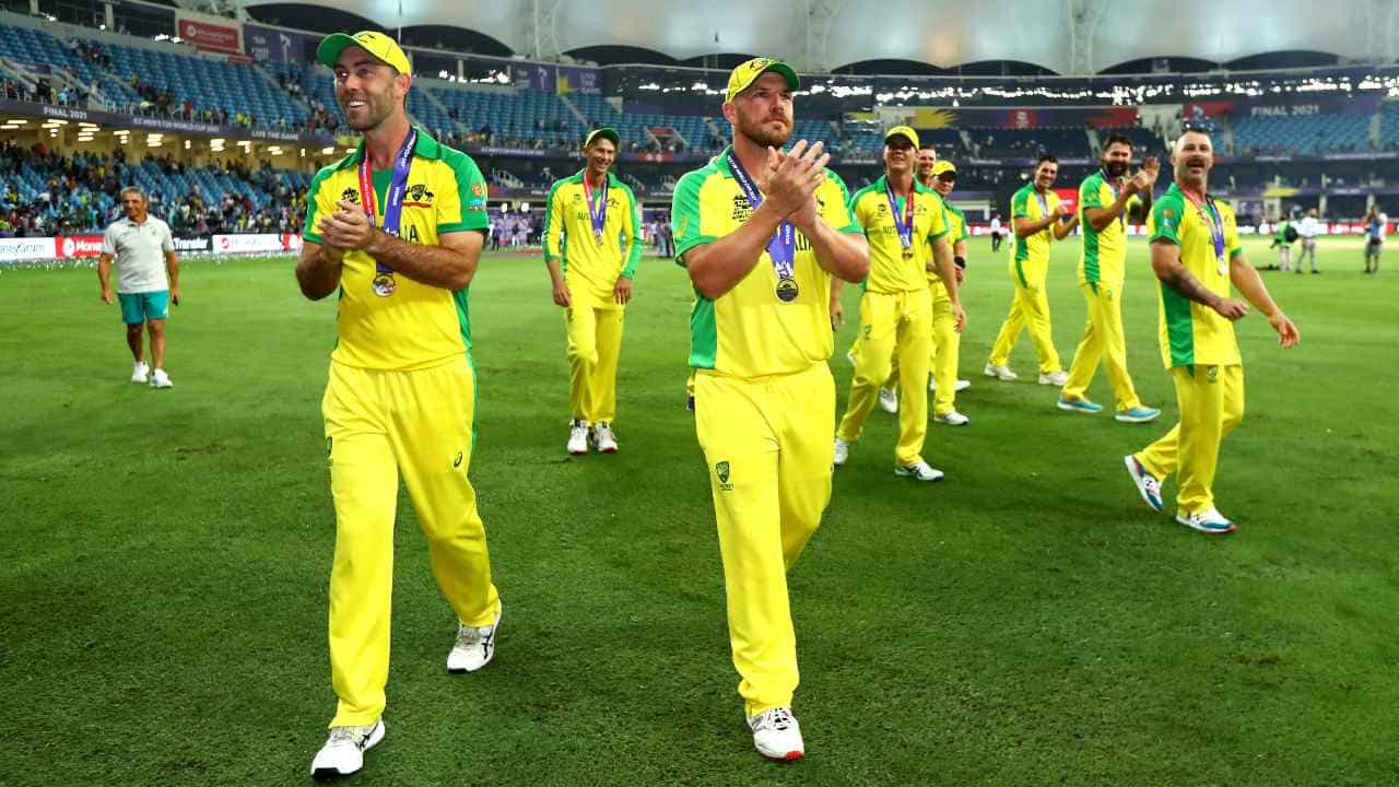 T20 World Cup 2022: ಆಸ್ಟ್ರೇಲಿಯಾ ತಂಡಕ್ಕೆ ಬಿಗ್ ಶಾಕ್: ಪ್ರಮುಖ ಆಟಗಾರನಿಗೆ ಕೊರೋನಾ T20 World Cup 2022: ಆಸ್ಟ್ರೇಲಿಯಾ ತಂಡಕ್ಕೆ ಬಿಗ್ ಶಾಕ್: ಪ್ರಮುಖ ಆಟಗಾರನಿಗೆ ಕೊರೋನಾ