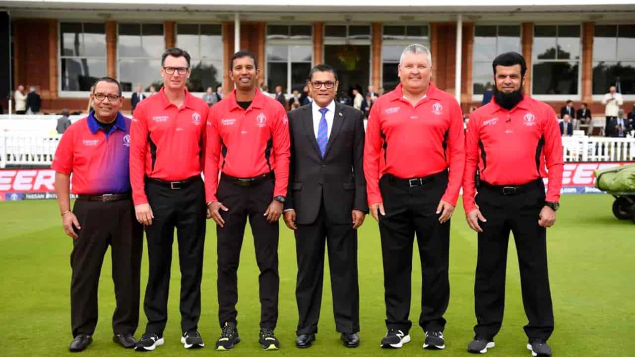 T20 World Cup 2022: ಐಸಿಸಿಯ 16 ತೀರ್ಪುಗಾರರು: ಭಾರತ vs ಪಾಕ್ ಪಂದ್ಯಕ್ಕೆ ಅಂಪೈರ್ ಯಾರು? T20 World Cup 2022: ಐಸಿಸಿಯ 16 ತೀರ್ಪುಗಾರರು: ಭಾರತ vs ಪಾಕ್ ಪಂದ್ಯಕ್ಕೆ ಅಂಪೈರ್ ಯಾರು?