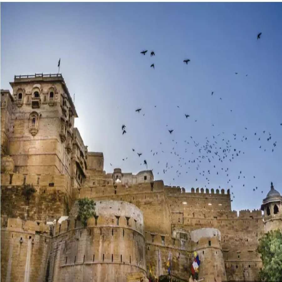 THE MAGNIFICENT FORTS OF INDIA