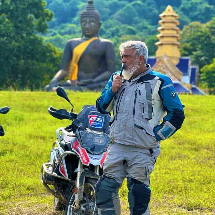 ನಟ ಅಜಿತ್ ಕುಮಾರ್ ಅವರಿಗೆ ಬೈಕ್ ರೈಡಿಂಗ್ ಅಂದರೆ ಸಖತ್ ಇಷ್ಟ. ಅವರು ಇತ್ತೀಚೆಗಷ್ಟೇ ಉತ್ತರ ಭಾರತದ ಭಾಗಗಳಲ್ಲಿ, ಹಿಮಾಲಯದ ಕಡೆಗಳಲ್ಲಿ ಬೈಕ್ ಓಡಿಸಿದ್ದರು. ಈಗ ಅವರು ಥೈಲೆಂಡ್ನಲ್ಲಿ ಲ್ಯಾಂಡ್ ಆಗಿದ್ದಾರೆ.