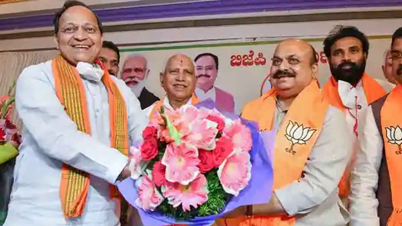 ಬಸವರಾಜ ಬೊಮ್ಮಾಯಿ ಕಾರ್ಯವೈಖರಿಗೆ ವರಿಷ್ಠರ ಮೆಚ್ಚುಗೆ, ಸಿಎಂ ಅಭ್ಯರ್ಥಿ ಘೋಷಣೆ ಸಾಧ್ಯತೆ: ಅರುಣ್ ಸಿಂಗ್ ಬಸವರಾಜ ಬೊಮ್ಮಾಯಿ ಕಾರ್ಯವೈಖರಿಗೆ ವರಿಷ್ಠರ ಮೆಚ್ಚುಗೆ, ಸಿಎಂ ಅಭ್ಯರ್ಥಿ ಘೋಷಣೆ ಸಾಧ್ಯತೆ: ಅರುಣ್ ಸಿಂಗ್