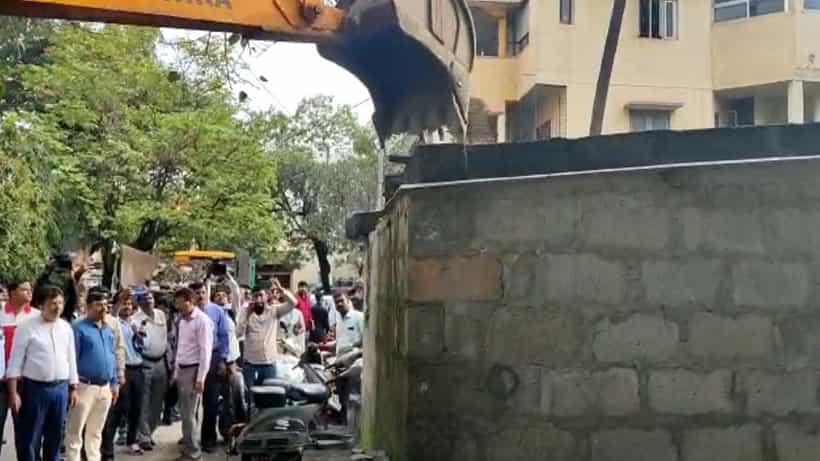 ಬೆಳ್ಳಂ ಬೆಳಗ್ಗೆ ಫೀಲ್ಡ್ಗಿಳಿದ BBMP ಮುಖ್ಯ ಆಯುಕ್ತ ತುಷಾರ್ ಗಿರಿನಾಥ್, ಕಾಲ್ನಡಿಗೆ ಮೂಲಕ ನಗರ ಪರಿಶೀಲನೆ
