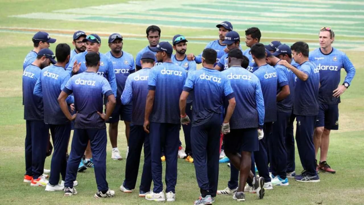 T20 World Cup 2022: ತ್ರಿಕೋನ ಸರಣಿಯಲ್ಲಿ ಫ್ಲಾಪ್; ಟಿ20 ವಿಶ್ವಕಪ್‌ ತಂಡದಿಂದ ಇಬ್ಬರು ಆಟಗಾರರಿಗೆ ಗೇಟ್​ಪಾಸ್..!