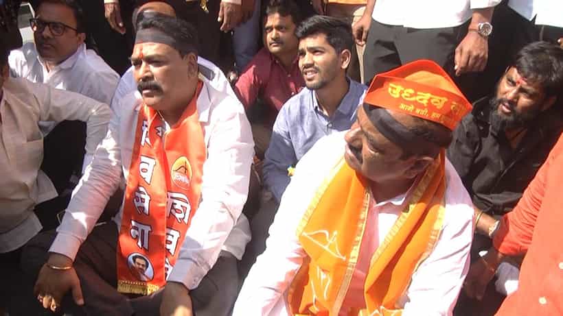 ಎಂಇಎಸ್, ಶಿವಸೇನೆ ಕಾರ್ಯಕರ್ತರಿಂದ ಕರಾಳ ದಿನ: ಬೆಳಗಾವಿ ಗಡಿಯಲ್ಲಿ ಕಾರ್ಯಕರ್ತರಿಂದ ಹೈಡ್ರಾಮಾ