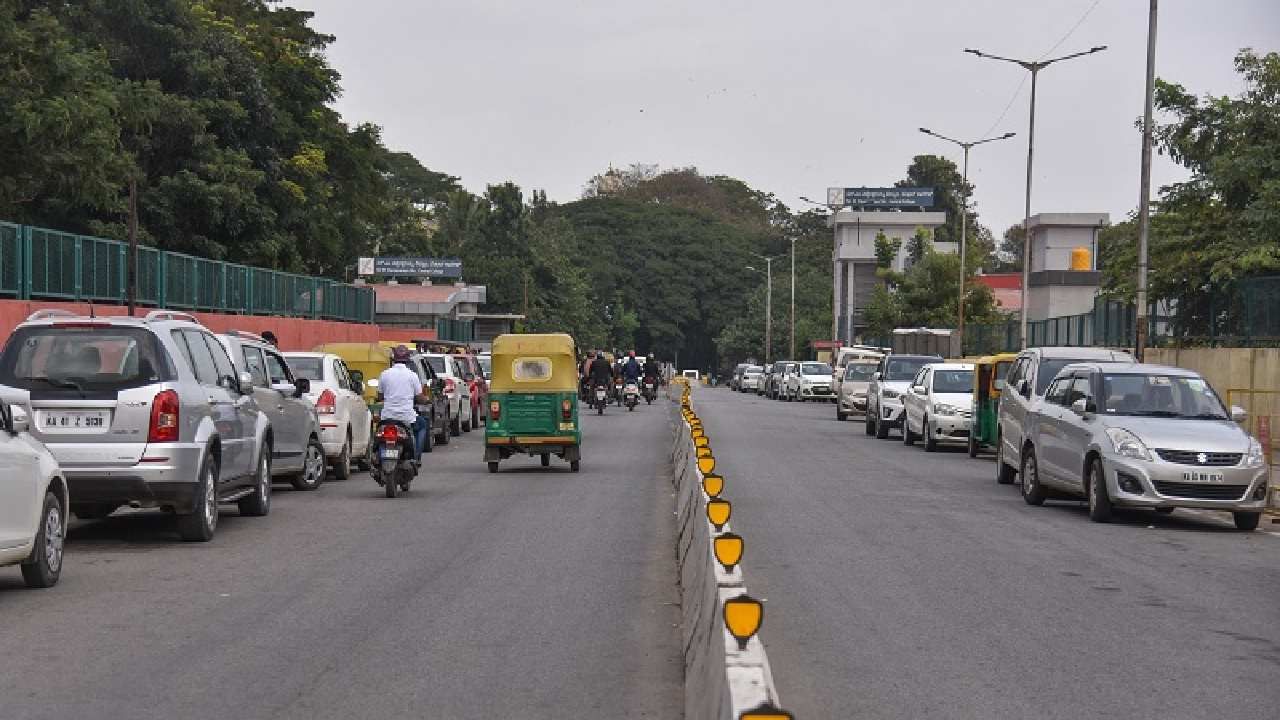 ಬೆಂಗಳೂರಿನಲ್ಲಿ ಇನ್ಮುಂದೆ ಎಲ್ಲೊಂದರಲ್ಲಿ ವಾಹನ ಪಾರ್ಕ್​ ಮಾಡಿದ್ರೆ ಶುಲ್ಕ..!