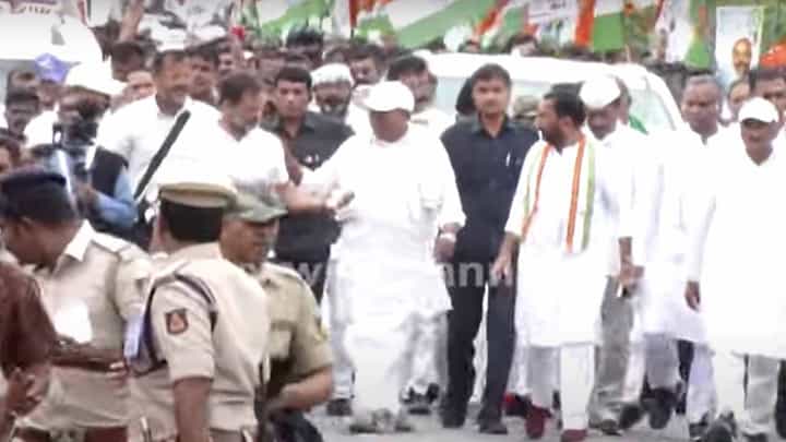ಸ್ವಲ್ಪ ಹೊತ್ತು ನಡೆದು ಸುಸ್ತಾದ ಸಿದ್ದರಾಮಯ್ಯ, ರಾಹುಲ್ ಅನುಮತಿ ಪಡೆದು ಭಾರತ್ ಜೋಡೋ ಯಾತ್ರೆಯಿಂದ ಹಿಂದೆ ಸರಿದರು! ಸ್ವಲ್ಪ ಹೊತ್ತು ನಡೆದು ಸುಸ್ತಾದ ಸಿದ್ದರಾಮಯ್ಯ, ರಾಹುಲ್ ಅನುಮತಿ ಪಡೆದು ಭಾರತ್ ಜೋಡೋ ಯಾತ್ರೆಯಿಂದ ಹಿಂದೆ ಸರಿದರು!