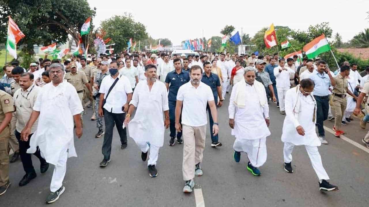 ಬಹಿಷ್ಕಾರಕ್ಕೆ ಒಳಪಟ್ಟಿದ್ದ ಚೇತನ್​ ಕುಟುಂಬ ರಾಹುಲ್ ಗಾಂಧಿ ಪಾದಯಾತ್ರೆಯಲ್ಲಿ ಭಾಗಿ
