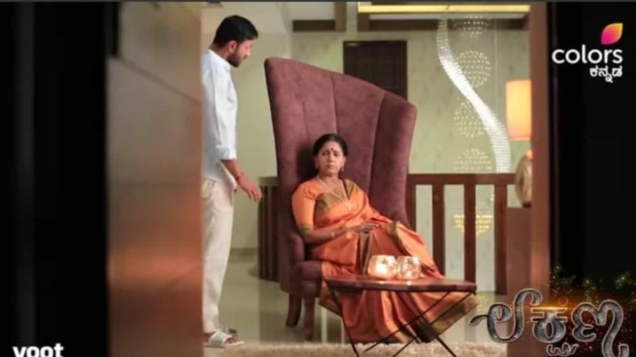 Lakshana Serial: ಶ್ವೇತಾಳನ್ನು ಮನೆಗೆ ಕರೆತರುವ ನಿರ್ಧಾರಕ್ಕೆ ಭೂಪತಿಗೆ ಒಪ್ಪಿಗೆಯಿಲ್ಲ Lakshana Serial: ಶ್ವೇತಾಳನ್ನು ಮನೆಗೆ ಕರೆತರುವ ನಿರ್ಧಾರಕ್ಕೆ ಭೂಪತಿಗೆ ಒಪ್ಪಿಗೆಯಿಲ್ಲ