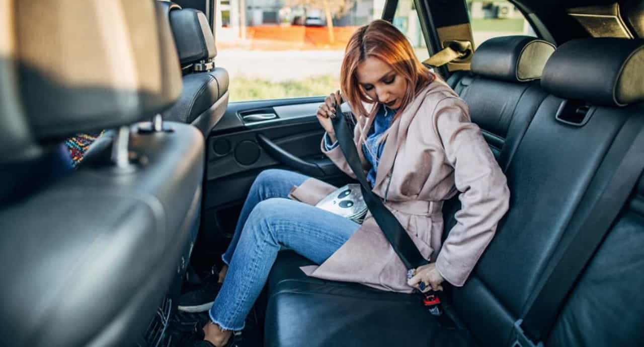 Car Seat Belt: ನ.1ರಿಂದ ಈ ನಗರದಲ್ಲಿ ಸಂಚರಿಸುವ ಎಲ್ಲಾ ಕಾರುಗಳಲ್ಲೂ ಸಹ ಪ್ರಯಾಣಿಕರಿಗೆ ಸೀಟ್ ಬೆಲ್ಟ್ ಕಡ್ಡಾಯ Car Seat Belt: ನ.1ರಿಂದ ಈ ನಗರದಲ್ಲಿ ಸಂಚರಿಸುವ ಎಲ್ಲಾ ಕಾರುಗಳಲ್ಲೂ ಸಹ ಪ್ರಯಾಣಿಕರಿಗೆ ಸೀಟ್ ಬೆಲ್ಟ್ ಕಡ್ಡಾಯ