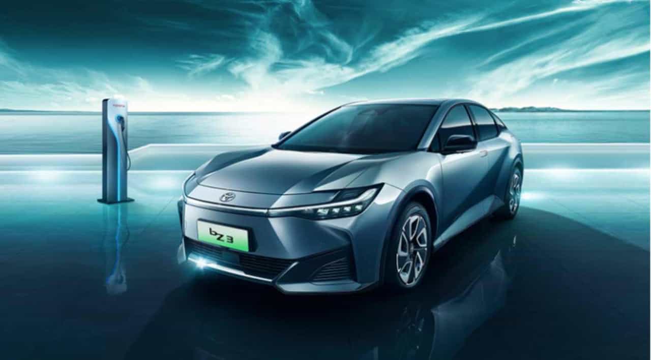 Toyota bZ3 Electric: ಪ್ರತಿ ಚಾರ್ಜ್ ಗೆ 600 ಕಿ.ಮೀ ಮೈಲೇಜ್ ನೀಡುವ ಟೊಯೊಟಾ ಇವಿ ಕಾರು ಅನಾವರಣ Toyota bZ3 Electric: ಪ್ರತಿ ಚಾರ್ಜ್ ಗೆ 600 ಕಿ.ಮೀ ಮೈಲೇಜ್ ನೀಡುವ ಟೊಯೊಟಾ ಇವಿ ಕಾರು ಅನಾವರಣ