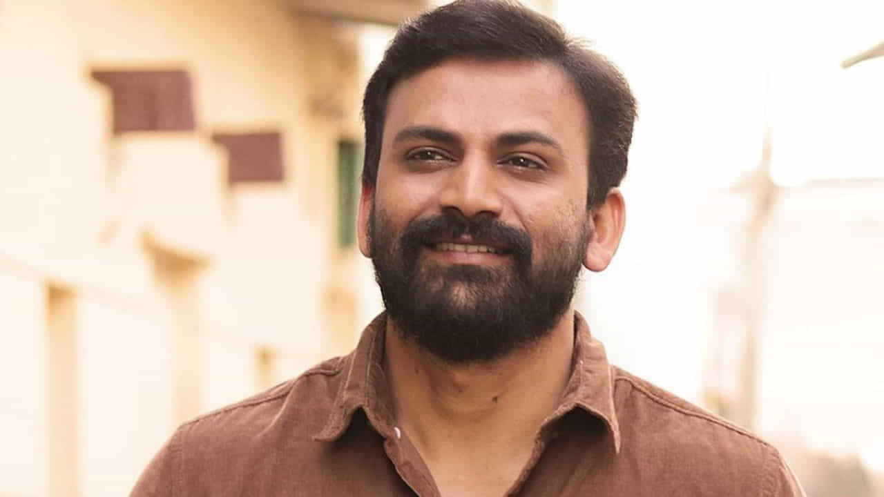 ‘ಬಡವರ ಮಕ್ಕಳು ಬೆಳೀಬೇಕ್ ಕಣ್ರಯ್ಯಾ’; ವಿವಾದದ ಮಧ್ಯೆ ಧನಂಜಯ್ ಬೆಂಬಲಕ್ಕೆ ನಿಂತ ಫ್ಯಾನ್ಸ್ ‘ಬಡವರ ಮಕ್ಕಳು ಬೆಳೀಬೇಕ್ ಕಣ್ರಯ್ಯಾ’; ವಿವಾದದ ಮಧ್ಯೆ ಧನಂಜಯ್ ಬೆಂಬಲಕ್ಕೆ ನಿಂತ ಫ್ಯಾನ್ಸ್