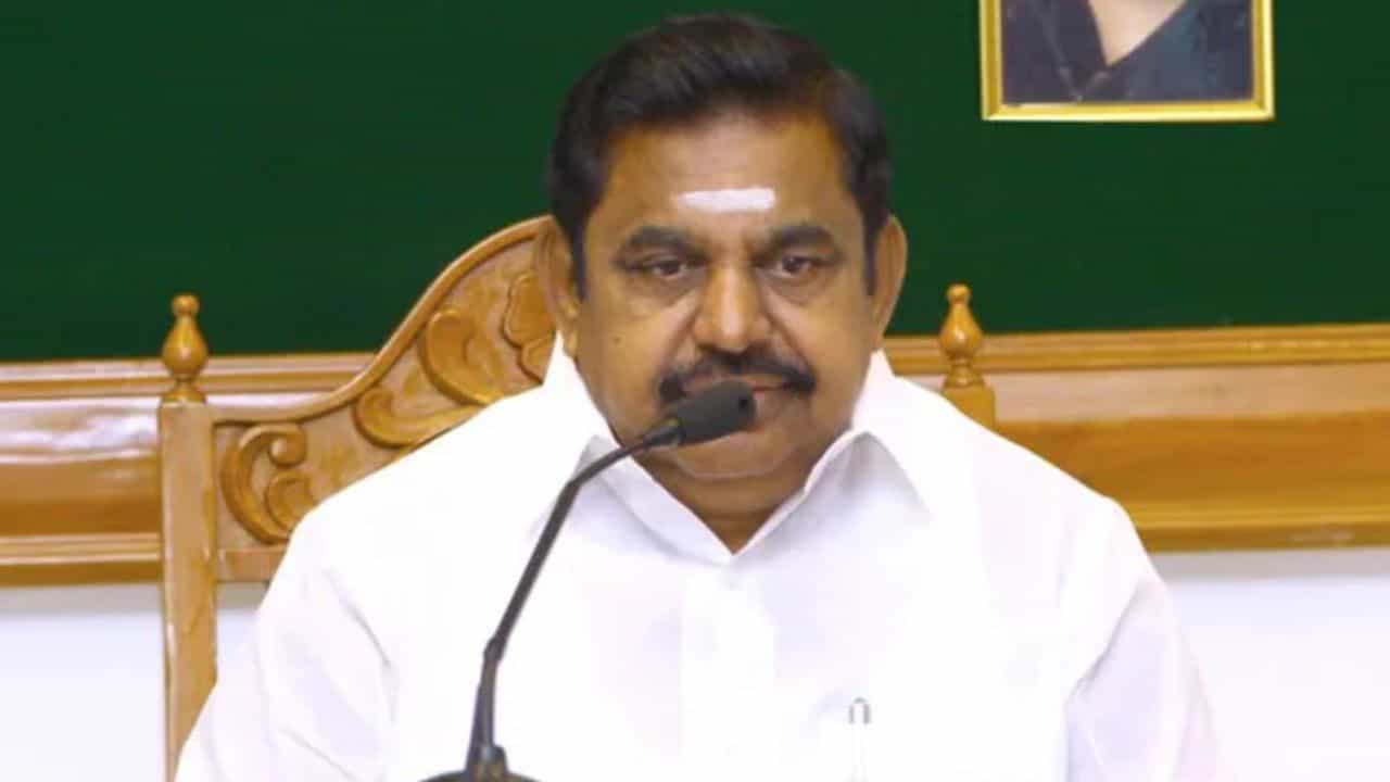 Tamil Nadu: ವಿಧಾನಸಭೆಯಿಂದ ಉಚ್ಛಾಟನೆ ವಿರೋಧಿಸಿ ಉಪವಾಸ ಸತ್ಯಾಗ್ರಹಕ್ಕೆ ಯತ್ನಿಸಿದ ಇ ಪಳನಿಸ್ವಾಮಿ ಬಂಧನ Tamil Nadu: ವಿಧಾನಸಭೆಯಿಂದ ಉಚ್ಛಾಟನೆ ವಿರೋಧಿಸಿ ಉಪವಾಸ ಸತ್ಯಾಗ್ರಹಕ್ಕೆ ಯತ್ನಿಸಿದ ಇ ಪಳನಿಸ್ವಾಮಿ ಬಂಧನ