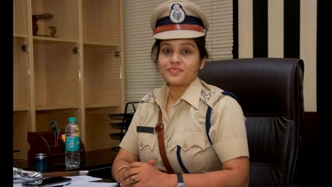 ರಾಘವೇಂದ್ರ ಶೆಟ್ಟಿ ವಿರುದ್ಧ 31 ಕ್ರಿಮಿನಲ್ ಕೇಸ್, 15 ವಾರಂಟ್ ಇದೆ! ಇಂತಹವರಿಗೆ ಆ ಹುದ್ದೆ ಯಾಕೆ ಕೊಟ್ರೊ ಗೊತ್ತಿಲ್ಲ-ಐಪಿಎಸ್ ರೂಪಾ ವಿಷಾದ