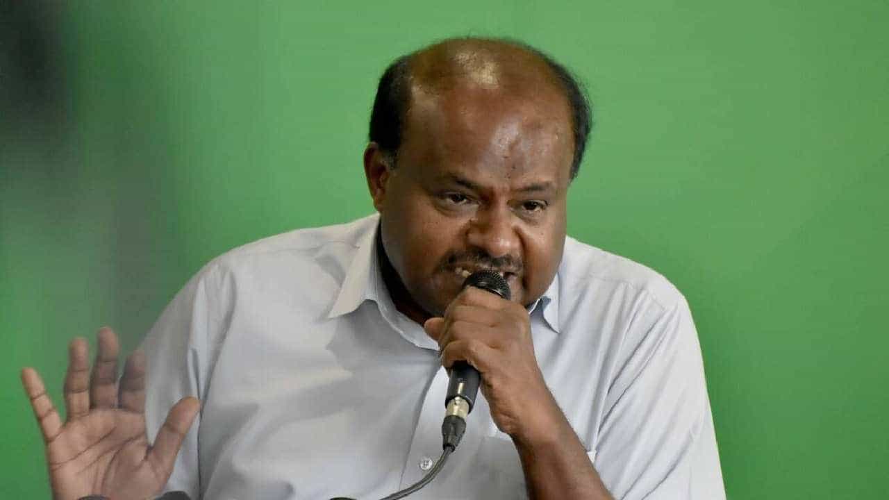 ಚನ್ನಪಟ್ಟಣದಲ್ಲಿ ವಿವಿಧ ಕಾಮಗಾರಿಗಳಿಗೆ ಶಂಕುಸ್ಥಾಪನೆ: ಸಿ. ಪಿ ಯೋಗೇಶ್ವರ ವಿರುದ್ಧ ಹೆಚ್​ ಡಿ ಕುಮಾರಸ್ವಾಮಿ ಅಸಮಾದಾನ