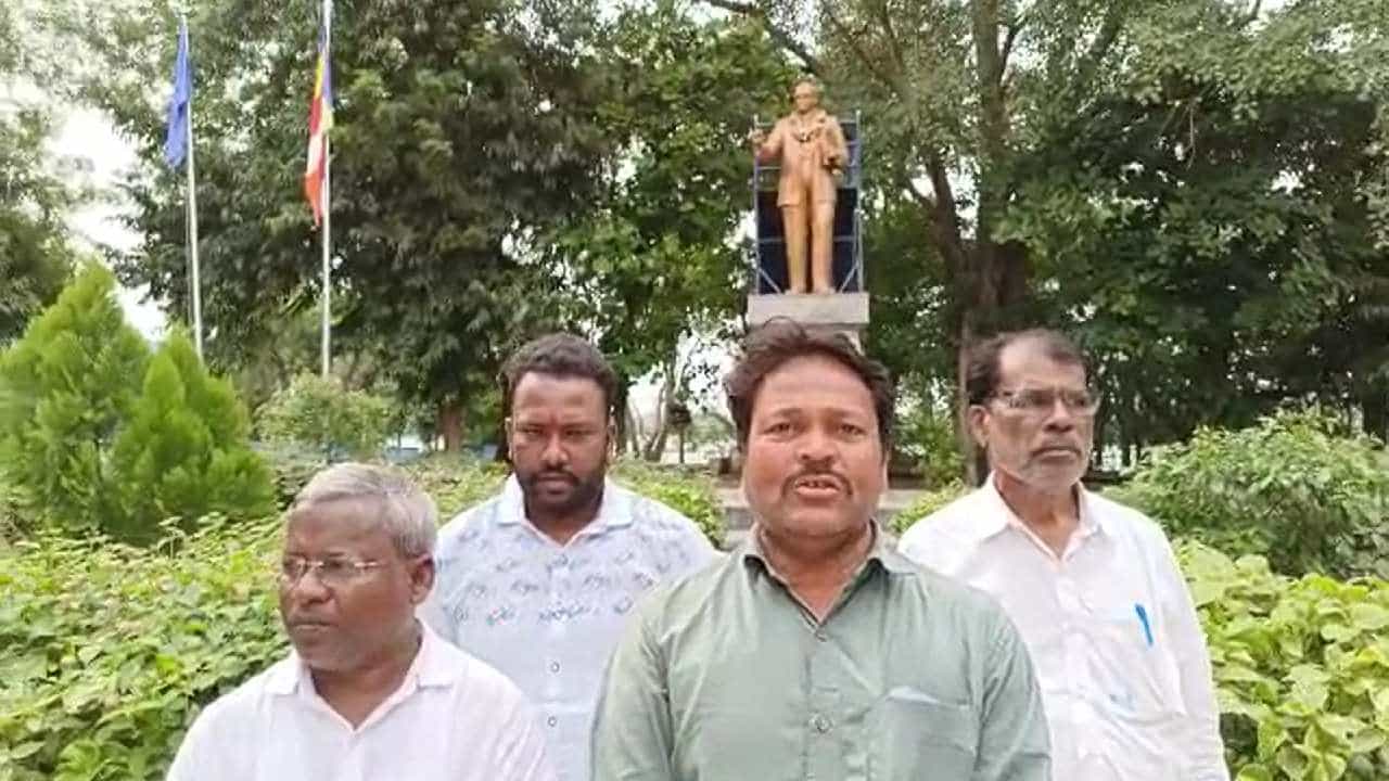 ಕಲಬುರಗಿ: ರಾವಣನನ್ನು ದಹನ ಮಾಡಿದ್ರೆ, ನಾವು ರಾಮನ ಮೂರ್ತಿ ದಹನ ಮಾಡ್ತೇವೆ; ಹಿಂದೂ ಸಂಘಟನೆಗೆ ದಲಿತಸೇನೆ ಎಚ್ಚರಿಕೆ ಕಲಬುರಗಿ: ರಾವಣನನ್ನು ದಹನ ಮಾಡಿದ್ರೆ, ನಾವು ರಾಮನ ಮೂರ್ತಿ ದಹನ ಮಾಡ್ತೇವೆ; ಹಿಂದೂ ಸಂಘಟನೆಗೆ ದಲಿತಸೇನೆ ಎಚ್ಚರಿಕೆ