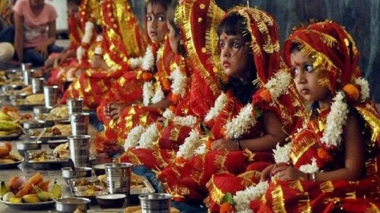 Navaratri Durga Ashtami 2022: ದುರ್ಗಾಷ್ಟಮಿಯ ದಿನ ಕನ್ಯಾ ಪೂಜೆ ಮಾಡುವುದು ಹೇಗೆ? ಶುಭ ಮುಹೂರ್ತ Navaratri Durga Ashtami 2022: ದುರ್ಗಾಷ್ಟಮಿಯ ದಿನ ಕನ್ಯಾ ಪೂಜೆ ಮಾಡುವುದು ಹೇಗೆ? ಶುಭ ಮುಹೂರ್ತ
