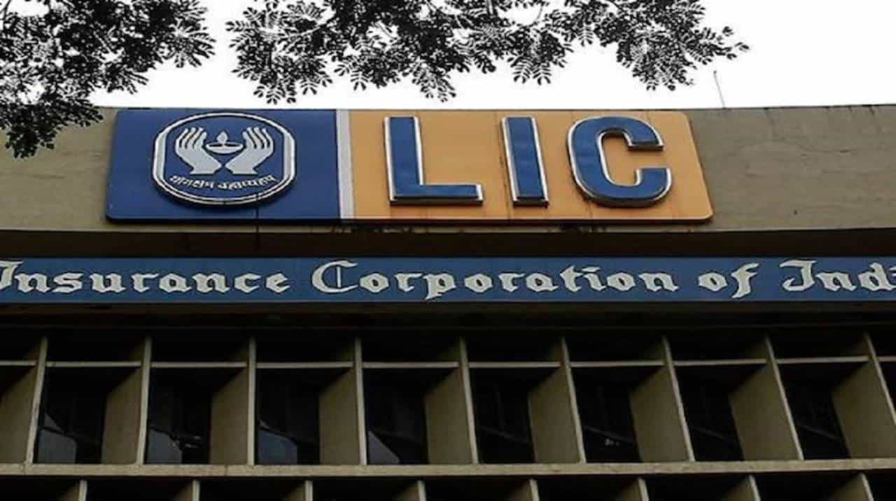 LIC Saral Pension Plan: 1 ಲಕ್ಷ ರೂ. ವಾರ್ಷಿಕ ಪಿಂಚಣಿ ಪಡೆಯಲು ನೀವೆಷ್ಟು ಹೂಡಿಕೆ ಮಾಡಬೇಕು? LIC Saral Pension Plan: 1 ಲಕ್ಷ ರೂ. ವಾರ್ಷಿಕ ಪಿಂಚಣಿ ಪಡೆಯಲು ನೀವೆಷ್ಟು ಹೂಡಿಕೆ ಮಾಡಬೇಕು?