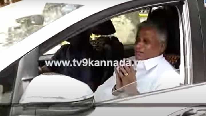 ಮಹಿಳೆಗೆ ಕಪಾಳ ಮೋಕ್ಷ: ಮುಖ್ಯಮಂತ್ರಿಗಳನ್ನು ಭೇಟಿಯಾದ ವಸತಿ ಖಾತೆ ಸಚಿವ ವಿ ಸೋಮಣ್ಣ ಮಹಿಳೆಗೆ ಕಪಾಳ ಮೋಕ್ಷ: ಮುಖ್ಯಮಂತ್ರಿಗಳನ್ನು ಭೇಟಿಯಾದ ವಸತಿ ಖಾತೆ ಸಚಿವ ವಿ ಸೋಮಣ್ಣ