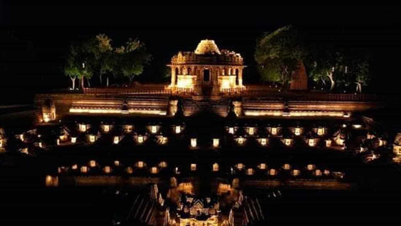 3D Projection at Sun Temple: ಭಾರತದ ಮೊದಲ ಸೌರ ಗ್ರಾಮ ಗುಜರಾತ್​ನ ಮೋಧೇರಾ: ಇಂದು ಸೂರ್ಯ ದೇಗುಲದಲ್ಲಿ ತ್ರಿಡಿ ಪ್ರೊಜೆಕ್ಷನ್​ಗೆ ಮೋದಿ ಚಾಲನೆ