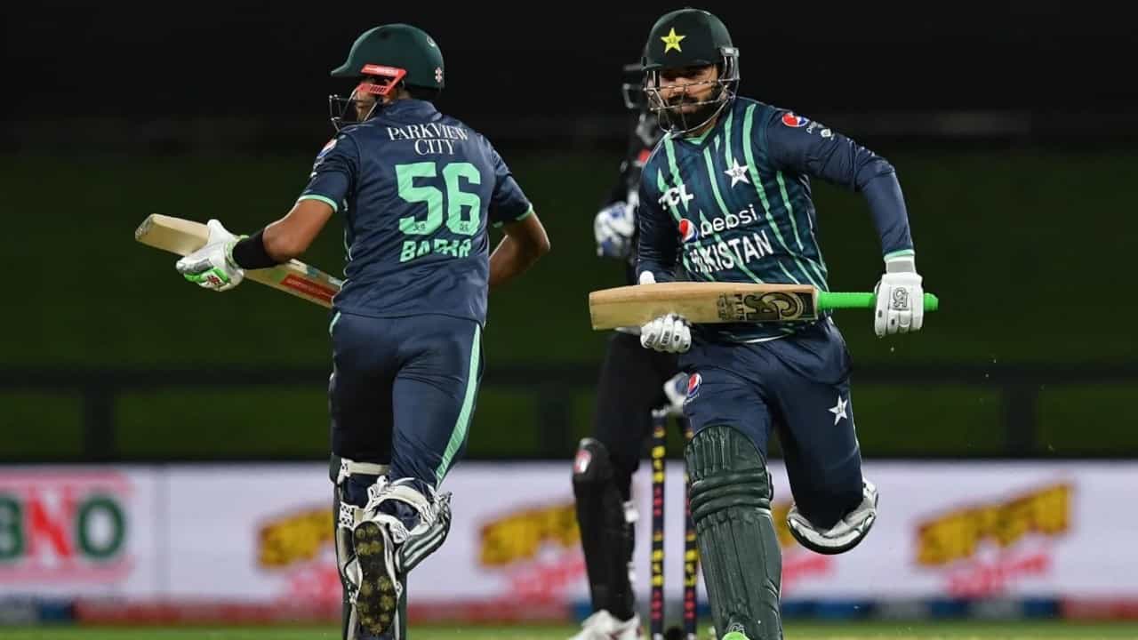 NZ vs PAK: ಬಾಬರ್- ರಿಜ್ವಾನ್ ಫ್ಲಾಪ್, ಕೊನೆಯ ಓವರ್ನಲ್ಲಿ ಸಿಕ್ಸರ್! ತ್ರಿಕೋನ ಸರಣಿ ಗೆದ್ದ ಪಾಕಿಸ್ತಾನ NZ vs PAK: ಬಾಬರ್- ರಿಜ್ವಾನ್ ಫ್ಲಾಪ್, ಕೊನೆಯ ಓವರ್ನಲ್ಲಿ ಸಿಕ್ಸರ್! ತ್ರಿಕೋನ ಸರಣಿ ಗೆದ್ದ ಪಾಕಿಸ್ತಾನ