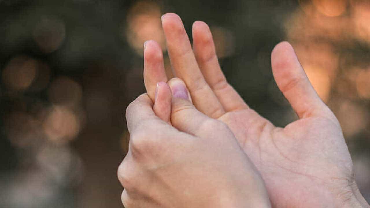 Finger Pain: ಟೈಪಿಂಗ್ ಮಾಡುವುದರಿಂದ ನಿಮ್ಮ ಬೆರಳುಗಳಲ್ಲಿ ನೋವುಂಟಾಗುತ್ತಿದೆಯಾ? ಇಲ್ಲಿವೆ ಸರಳ ಟಿಪ್ಸ್! Finger Pain: ಟೈಪಿಂಗ್ ಮಾಡುವುದರಿಂದ ನಿಮ್ಮ ಬೆರಳುಗಳಲ್ಲಿ ನೋವುಂಟಾಗುತ್ತಿದೆಯಾ? ಇಲ್ಲಿವೆ ಸರಳ ಟಿಪ್ಸ್!