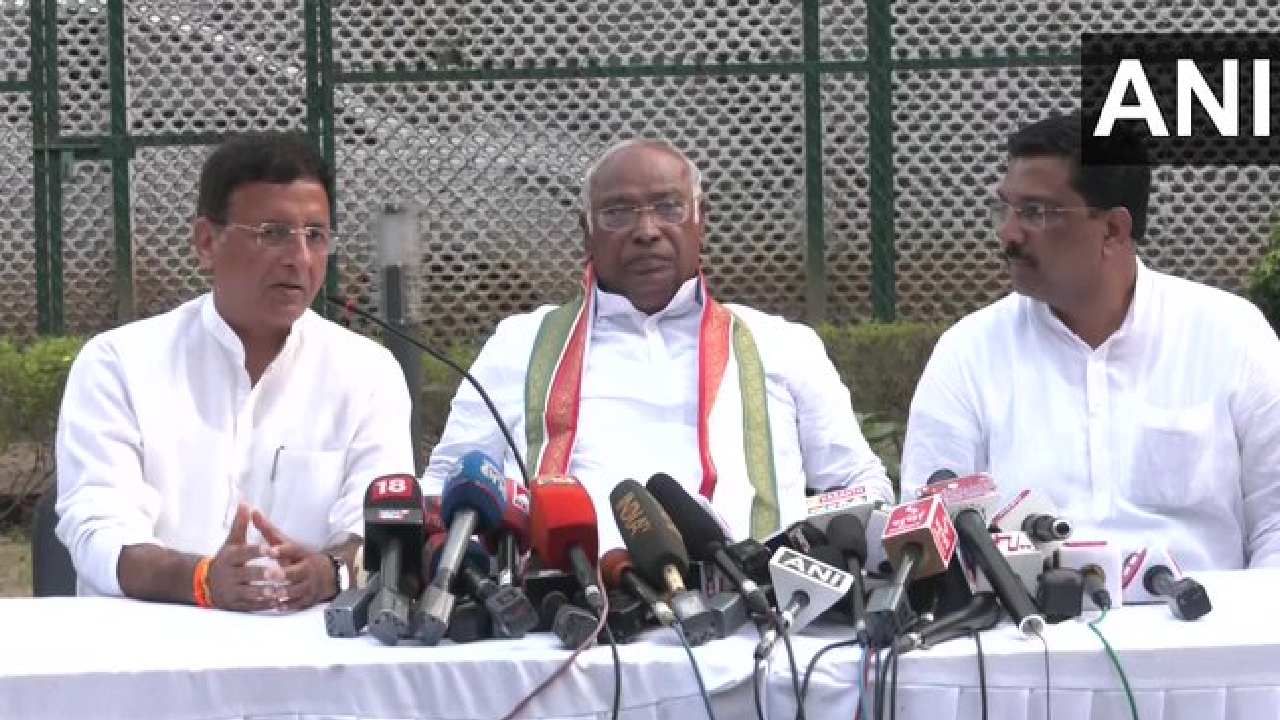 Congress President Election 2022 Results Highlights: ಎಐಸಿಸಿ ನೂತನ ಅಧ್ಯಕ್ಷ ಮಲ್ಲಿಕಾರ್ಜುನ ಖರ್ಗೆಗೆ ಶುಭಕೋರಿದ ಪ್ರಧಾನಿ ಮೋದಿ Congress President Election 2022 Results Highlights: ಎಐಸಿಸಿ ನೂತನ ಅಧ್ಯಕ್ಷ ಮಲ್ಲಿಕಾರ್ಜುನ ಖರ್ಗೆಗೆ ಶುಭಕೋರಿದ ಪ್ರಧಾನಿ ಮೋದಿ