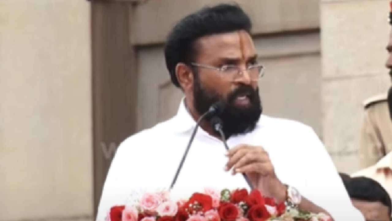 ದ್ವಾಪರಯುಗದಲ್ಲಿ ನಮ್ಮ ಸಮಾಜಕ್ಕೆ ಶ್ರೀರಾಮಚಂದ್ರ ನಿಂತ, ಕಲಿಯುಗದಲ್ಲಿ ಸಿಎಂ ಬೊಮ್ಮಾಯಿ ನಿಂತಿದ್ದಾರೆ: ಸಚಿವ ಶ್ರೀರಾಮುಲು ದ್ವಾಪರಯುಗದಲ್ಲಿ ನಮ್ಮ ಸಮಾಜಕ್ಕೆ ಶ್ರೀರಾಮಚಂದ್ರ ನಿಂತ, ಕಲಿಯುಗದಲ್ಲಿ ಸಿಎಂ ಬೊಮ್ಮಾಯಿ ನಿಂತಿದ್ದಾರೆ: ಸಚಿವ ಶ್ರೀರಾಮುಲು