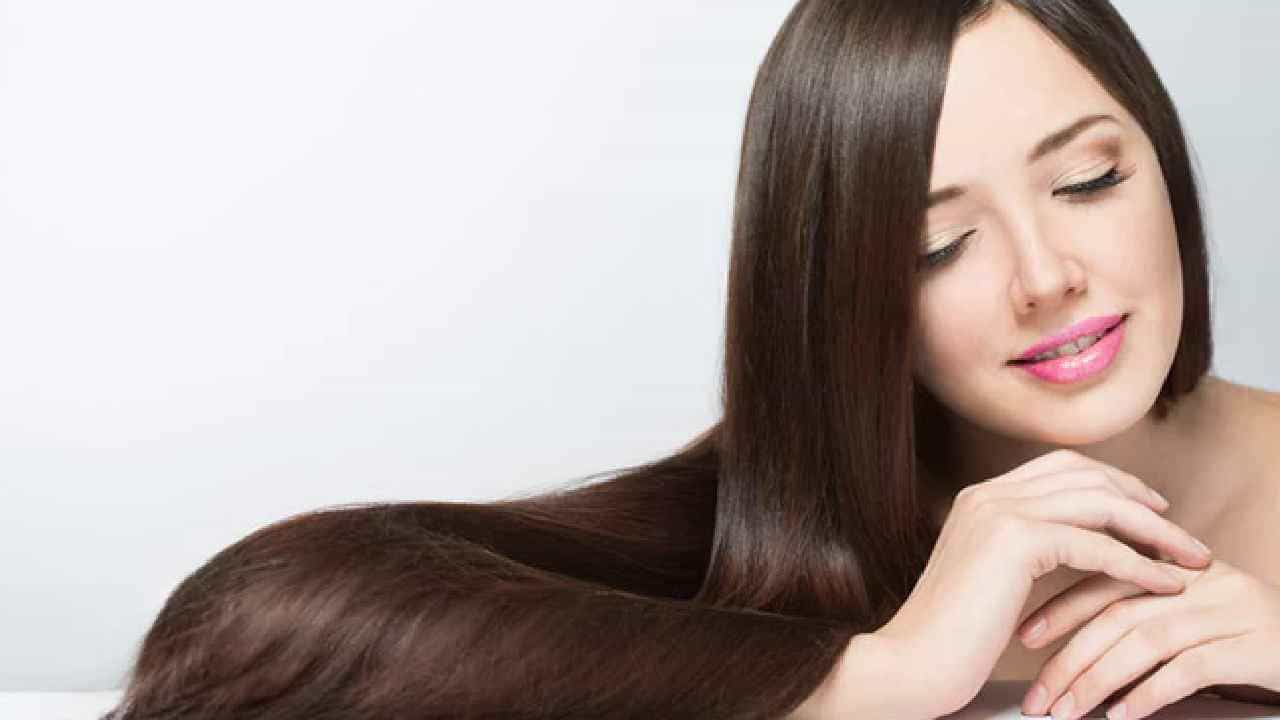 Hair Care Tips: ಆರೋಗ್ಯಕರ ಮತ್ತು ಹೊಳೆಯುವ ಕೂದಲಿಗೆ ಇಲ್ಲಿವೆ ನೈಸರ್ಗಿಕ ಮನೆಮದ್ದುಗಳು! Hair Care Tips: ಆರೋಗ್ಯಕರ ಮತ್ತು ಹೊಳೆಯುವ ಕೂದಲಿಗೆ ಇಲ್ಲಿವೆ ನೈಸರ್ಗಿಕ ಮನೆಮದ್ದುಗಳು!
