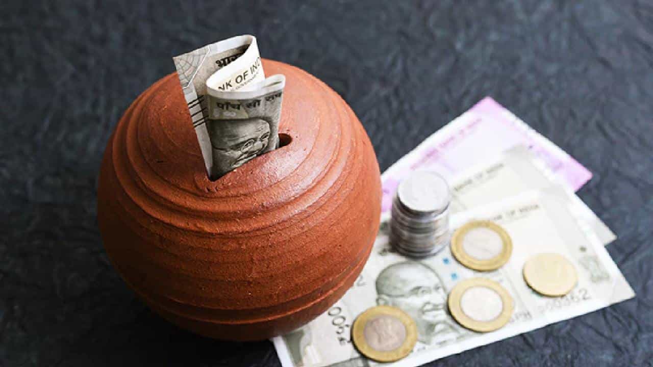 Savings Account: ಉಳಿತಾಯ ಖಾತೆಯನ್ನು ಕ್ಲೋಸ್ ಮಾಡುವ ಮುನ್ನ ಪಾಲಿಸಬೇಕಾದ ಅಂಶಗಳು Savings Account: ಉಳಿತಾಯ ಖಾತೆಯನ್ನು ಕ್ಲೋಸ್ ಮಾಡುವ ಮುನ್ನ ಪಾಲಿಸಬೇಕಾದ ಅಂಶಗಳು