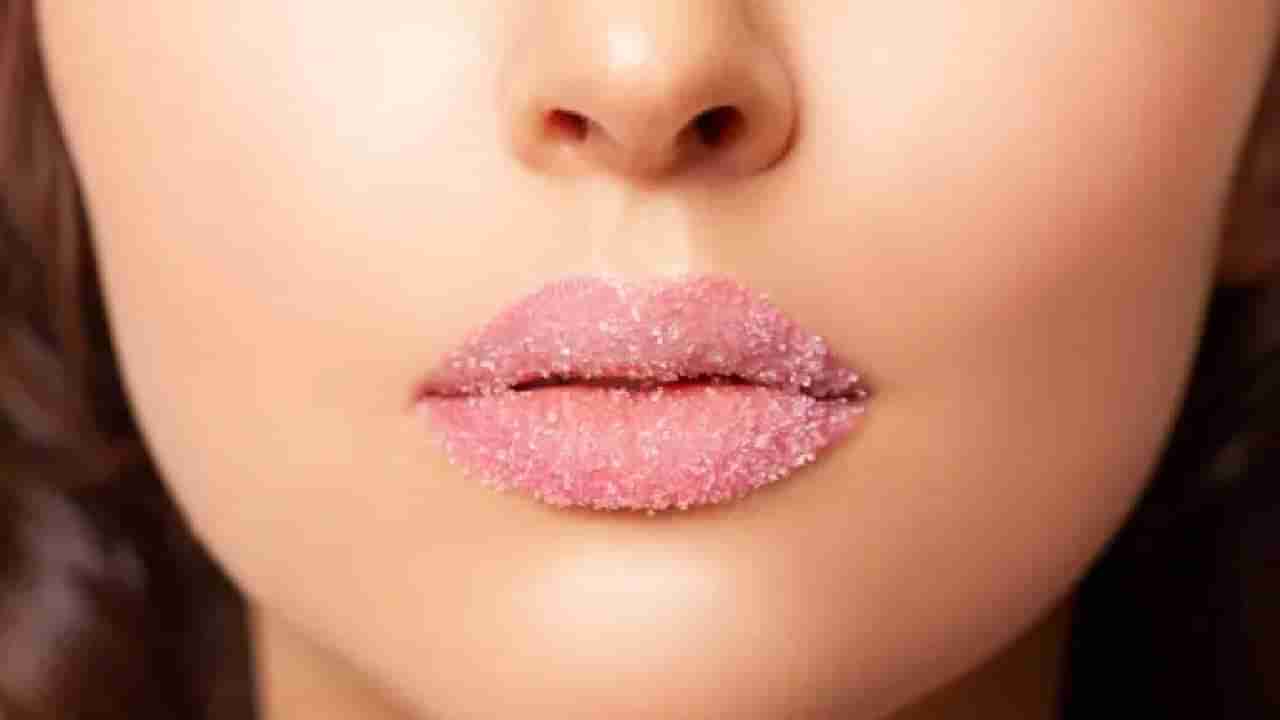 Lip Scrub: ಮೃದುವಾದ, ಗುಲಾಬಿ ಬಣ್ಣದ ತುಟಿ ಪಡೆಯಬೇಕೆ? ಮನೆಯಲ್ಲೇ ಈ ಸುಲಭವಾದ ಸ್ಕ್ರಬ್ ತಯಾರಿಸಿ