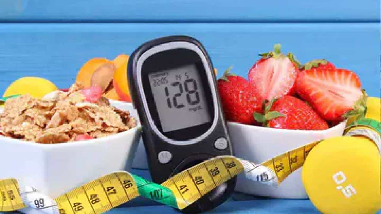 Blood Sugar Level: ನಿಮ್ಮ ರಕ್ತದಲ್ಲಿರುವ ಸಕ್ಕರೆ ಮಟ್ಟವನ್ನು ನೈಸರ್ಗಿಕವಾಗಿ ಕಡಿಮೆ ಮಾಡುವ ಆಹಾರ ಪದಾರ್ಥಗಳಿವು Blood Sugar Level: ನಿಮ್ಮ ರಕ್ತದಲ್ಲಿರುವ ಸಕ್ಕರೆ ಮಟ್ಟವನ್ನು ನೈಸರ್ಗಿಕವಾಗಿ ಕಡಿಮೆ ಮಾಡುವ ಆಹಾರ ಪದಾರ್ಥಗಳಿವು
