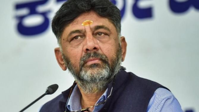 ಇಡಿ ಸಮನ್ಸ್ ಜಾರಿ: ದೆಹಲಿಯಲ್ಲಿರುವ ಇಡಿ ಕಚೇರಿಗೆ ಹಾಜರಾದ ಡಿಕೆ ಸಹೋದರರು ಇಡಿ ಸಮನ್ಸ್ ಜಾರಿ: ದೆಹಲಿಯಲ್ಲಿರುವ ಇಡಿ ಕಚೇರಿಗೆ ಹಾಜರಾದ ಡಿಕೆ ಸಹೋದರರು