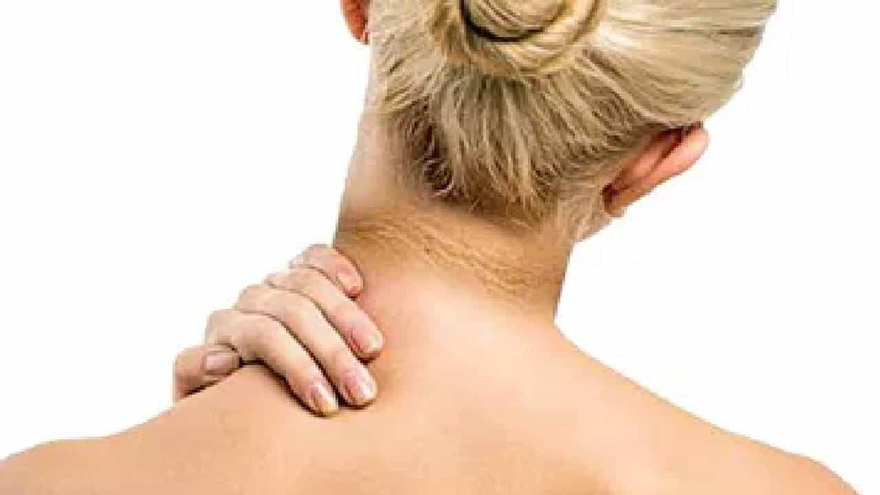 Dark Neck: ಕುತ್ತಿಗೆ ಸುತ್ತ ಕಪ್ಪು ಕಲೆಯಿದೆಯೇ, ಈ 5 ನೈಸರ್ಗಿಕ ಪದಾರ್ಥಗಳನ್ನು ಬಳಸಿ ಸಮಸ್ಯೆ ದೂರವಾಗಿಸಿ Dark Neck: ಕುತ್ತಿಗೆ ಸುತ್ತ ಕಪ್ಪು ಕಲೆಯಿದೆಯೇ, ಈ 5 ನೈಸರ್ಗಿಕ ಪದಾರ್ಥಗಳನ್ನು ಬಳಸಿ ಸಮಸ್ಯೆ ದೂರವಾಗಿಸಿ