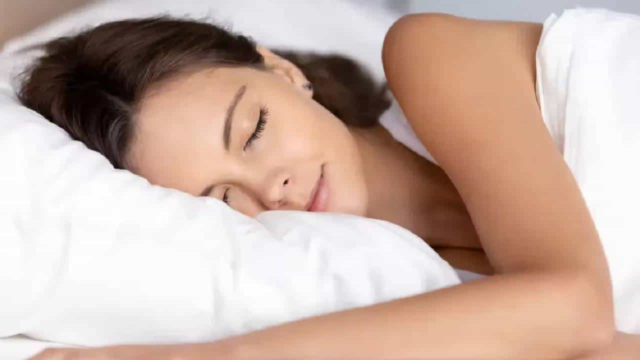 ಊಟದ ನಂತರ ನಿದ್ರೆ ಬರುತ್ತಾ? ಕಾರಣವೇನು, ನಿಯಂತ್ರಿಸುವುದು ಹೇಗೆ? ಇಲ್ಲಿದೆ ಮಾಹಿತಿ ಊಟದ ನಂತರ ನಿದ್ರೆ ಬರುತ್ತಾ? ಕಾರಣವೇನು, ನಿಯಂತ್ರಿಸುವುದು ಹೇಗೆ? ಇಲ್ಲಿದೆ ಮಾಹಿತಿ