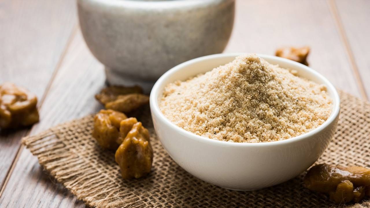 Asafoetida Water: ಬಿಸಿ ನೀರಿನಲ್ಲಿ ಒಂದು ಚಿಟಿಕೆ ಈ ಪದಾರ್ಥ ಬೆರೆಸಿ ಕುಡಿಯಿರಿ, ತಲೆನೋವು, ಶೀತದಿಂದ ಶೀಘ್ರ ಪರಿಹಾರ ಪಡೆಯಿರಿ Asafoetida Water: ಬಿಸಿ ನೀರಿನಲ್ಲಿ ಒಂದು ಚಿಟಿಕೆ ಈ ಪದಾರ್ಥ ಬೆರೆಸಿ ಕುಡಿಯಿರಿ, ತಲೆನೋವು, ಶೀತದಿಂದ ಶೀಘ್ರ ಪರಿಹಾರ ಪಡೆಯಿರಿ