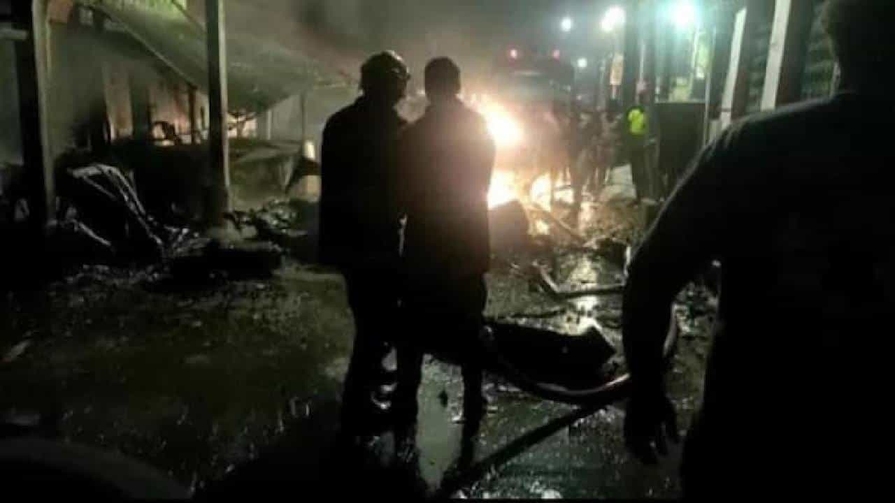Coimbatore Blast: ಕೊಯಮತ್ತೂರು ಕಾರು ಸ್ಫೋಟ ಪ್ರಕರಣಕ್ಕೆ ಉಗ್ರರ ನಂಟು; ಐವರು ಆರೋಪಿಗಳ ಬಂಧನ Coimbatore Blast: ಕೊಯಮತ್ತೂರು ಕಾರು ಸ್ಫೋಟ ಪ್ರಕರಣಕ್ಕೆ ಉಗ್ರರ ನಂಟು; ಐವರು ಆರೋಪಿಗಳ ಬಂಧನ