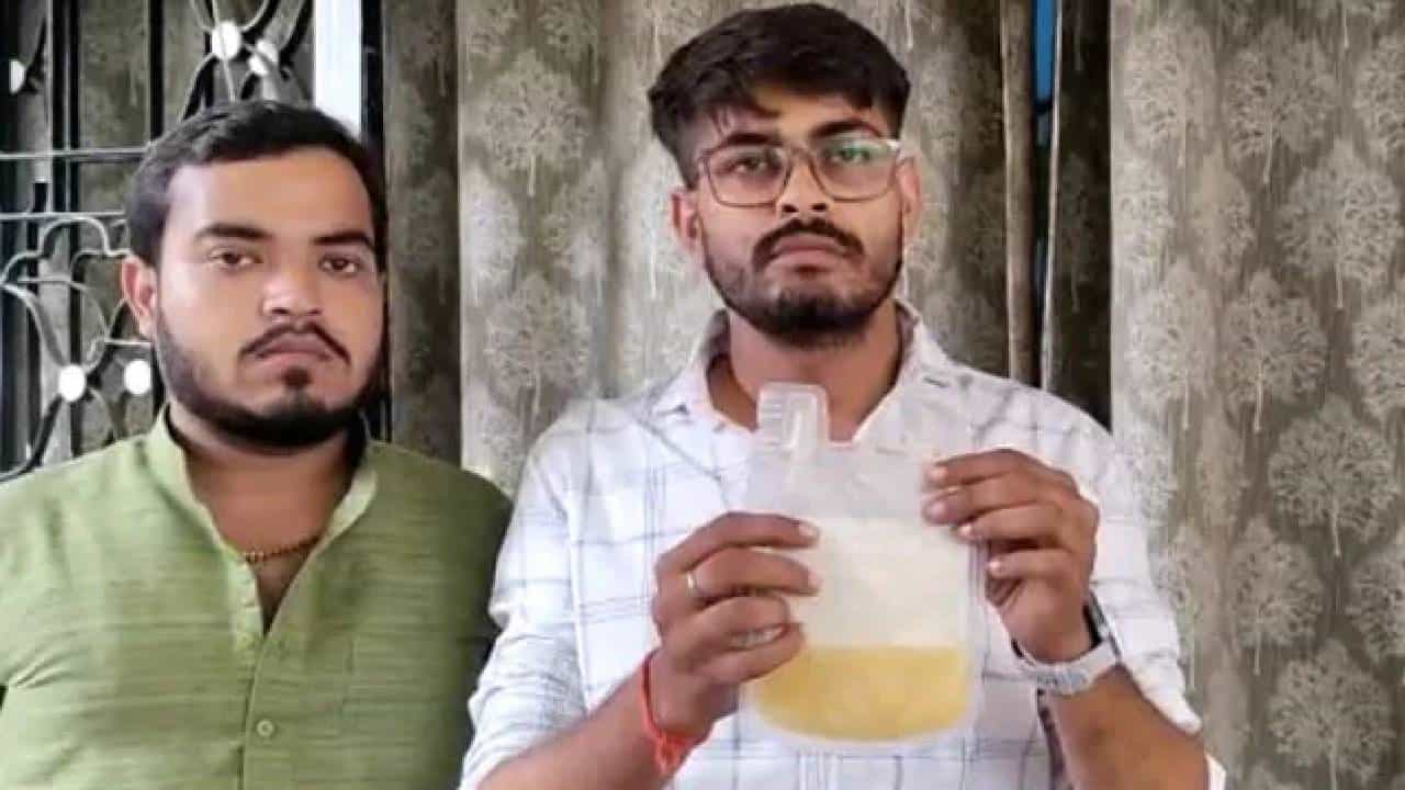 ಡ್ರಿಪ್ನಲ್ಲಿ ರಕ್ತದ ಬದಲು ಮೊಸಂಬಿ ಜ್ಯೂಸ್ ನೀಡಿದ ಸಿಬ್ಬಂದಿ, ಡೆಂಗ್ಯೂ ರೋಗಿ ಸಾವು, ಆಸ್ಪತ್ರೆ ತೆರವಿಗೆ ನೋಟಿಸ್ ಡ್ರಿಪ್ನಲ್ಲಿ ರಕ್ತದ ಬದಲು ಮೊಸಂಬಿ ಜ್ಯೂಸ್ ನೀಡಿದ ಸಿಬ್ಬಂದಿ, ಡೆಂಗ್ಯೂ ರೋಗಿ ಸಾವು, ಆಸ್ಪತ್ರೆ ತೆರವಿಗೆ ನೋಟಿಸ್