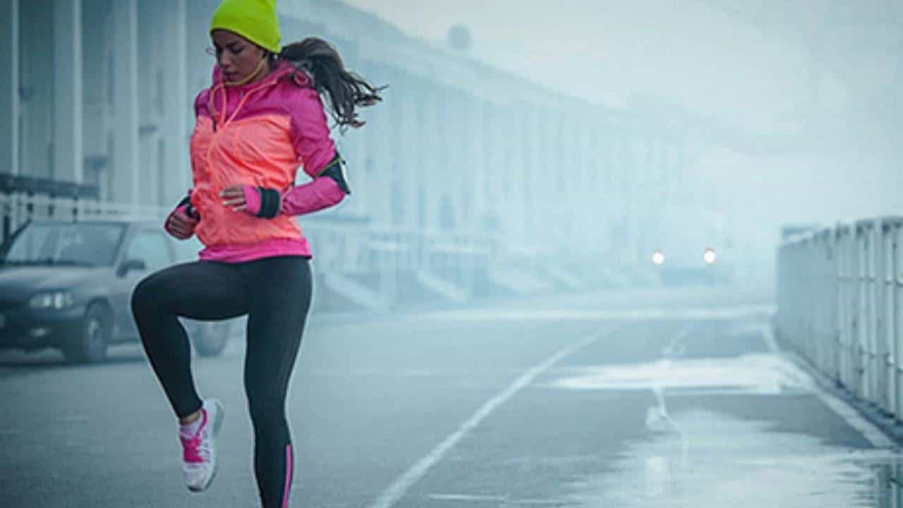 Winter Fitness: ಚಳಿಗಾಲದಲ್ಲಿ ನಿಮ್ಮ ದೇಹವನ್ನು ಸದೃಢವಾಗಿರಿಸಿಕೊಳ್ಳಲು ಈ ಕೆಲವು ಸಲಹೆಗಳನ್ನು ಪಾಲಿಸಿ Winter Fitness: ಚಳಿಗಾಲದಲ್ಲಿ ನಿಮ್ಮ ದೇಹವನ್ನು ಸದೃಢವಾಗಿರಿಸಿಕೊಳ್ಳಲು ಈ ಕೆಲವು ಸಲಹೆಗಳನ್ನು ಪಾಲಿಸಿ