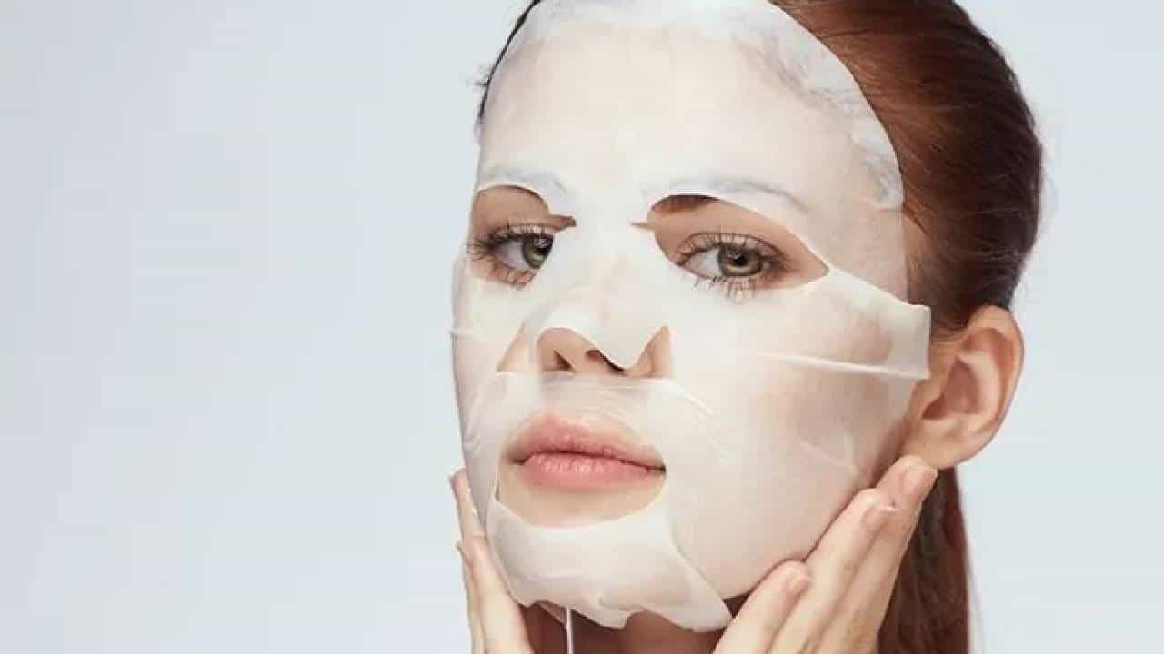 Beauty Tips; ನಿಮ್ಮ ತ್ವಚೆಯ ರಕ್ಷಣೆಗಾಗಿ ಬಳಸುವ ಫೇಸ್ ಮಾಸ್ಕ್ಗಳು ನಿಜವಾಗಿಯೂ ಪ್ರಯೋಜನಕಾರಿಯೇ? ಇಲ್ಲಿವೆ ಸಲಹೆಗಳು Beauty Tips; ನಿಮ್ಮ ತ್ವಚೆಯ ರಕ್ಷಣೆಗಾಗಿ ಬಳಸುವ ಫೇಸ್ ಮಾಸ್ಕ್ಗಳು ನಿಜವಾಗಿಯೂ ಪ್ರಯೋಜನಕಾರಿಯೇ? ಇಲ್ಲಿವೆ ಸಲಹೆಗಳು