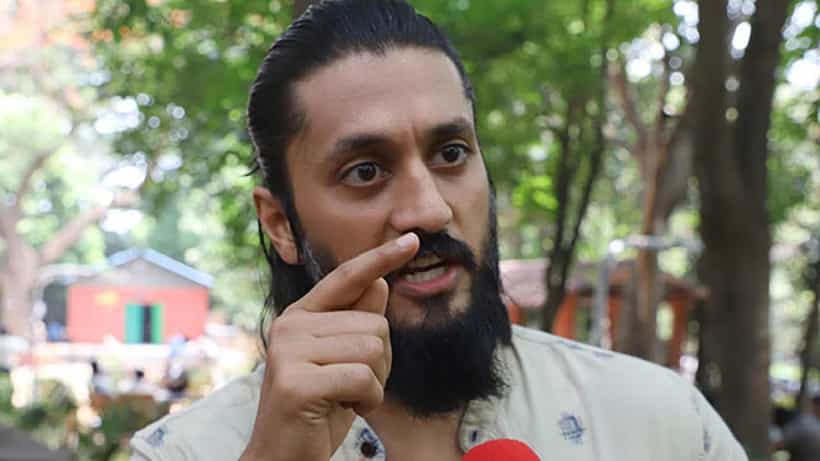 ನಟ ಚೇತನ್ಗೆ ಮಸಿ ಬಳಿಯಲು ತೆರಳುತ್ತಿದ್ದ 12 ಹಿಂದೂ ಕಾರ್ಯಕರ್ತರು ಪೊಲೀಸ್ ವಶಕ್ಕೆ